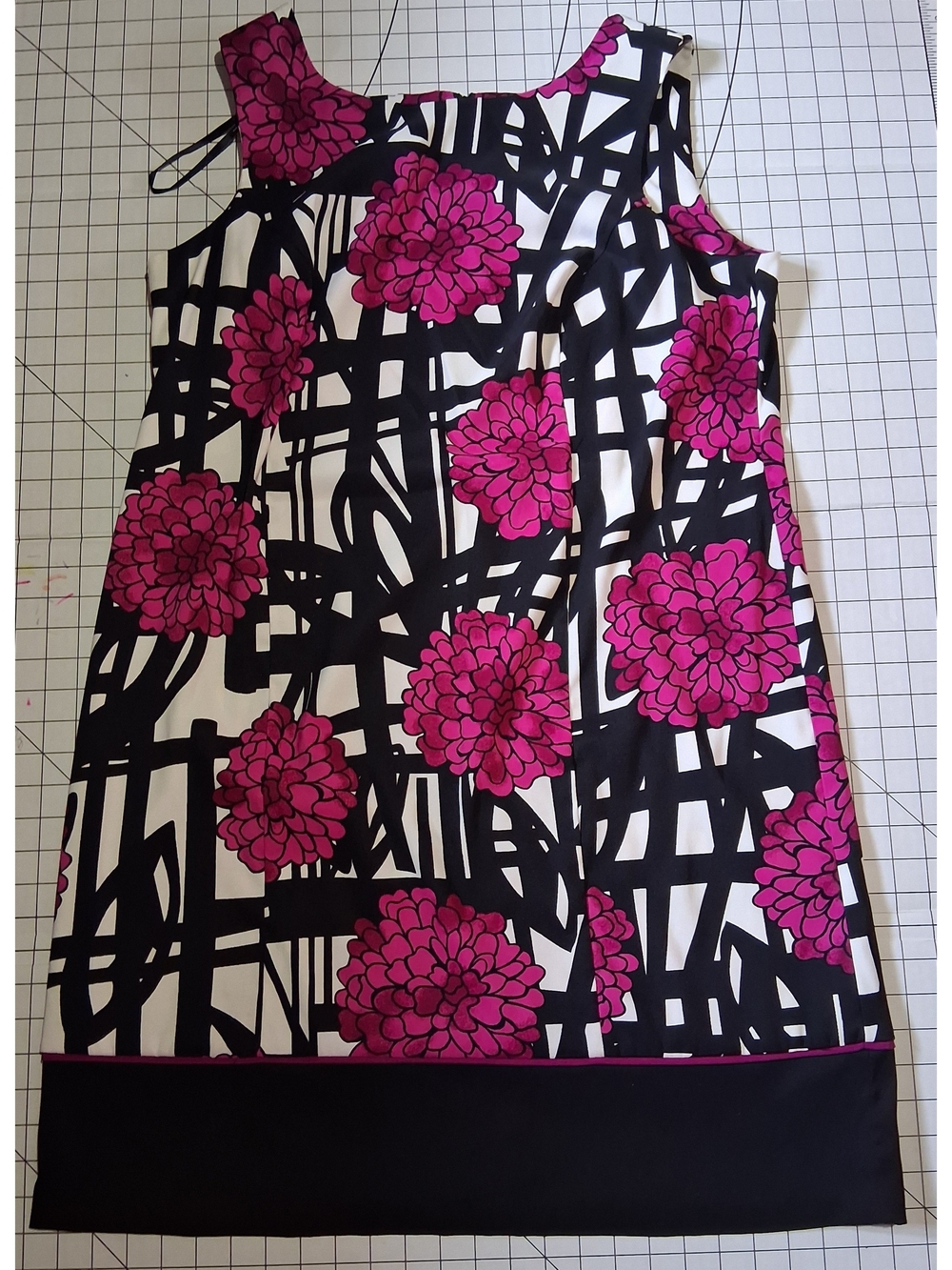 Dress Barn Black & Fuchsia Floral Graphic Shift Dress